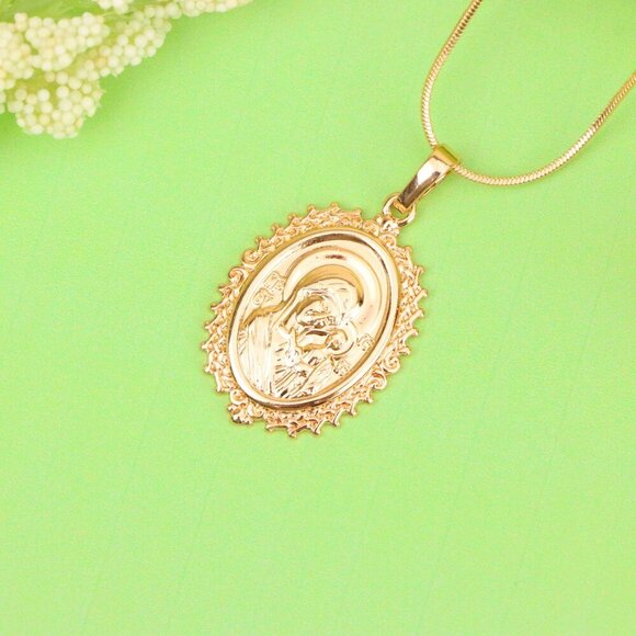 "Ornate Oval Religious Rose Gold Pendant Elegant Design, XPPT1597 - Picture 10 of 13